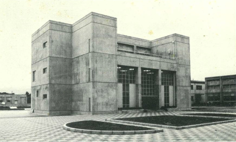 竣工当時の九州芸術工科大学附属図書館