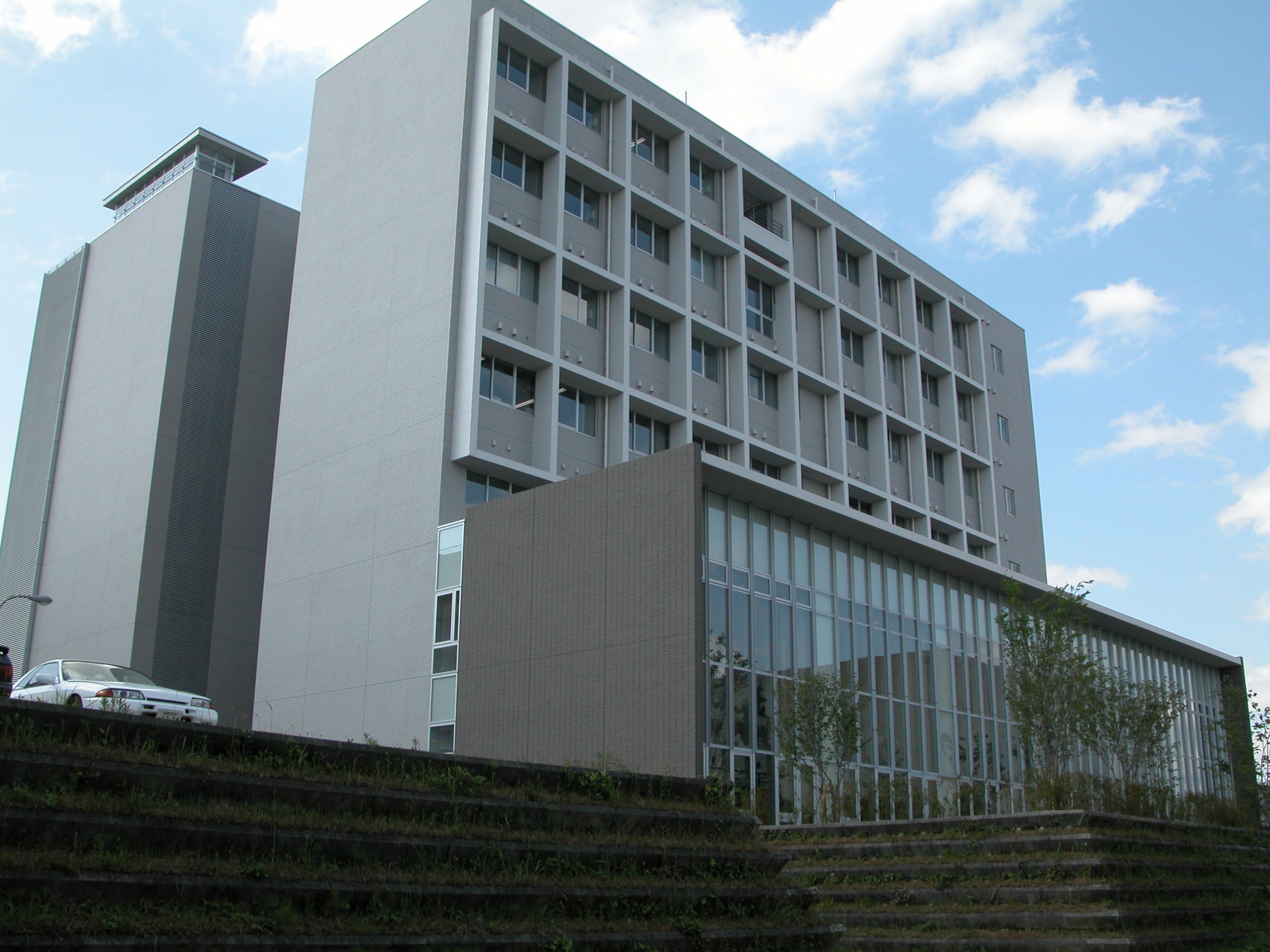 筑紫図書館（2004年）