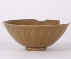 Chinese celadon bowl surveyed from Hakata bay